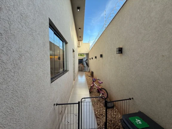 Imagem VENDE-SE CASA MODERNA, COMPLETA E COM ENERGIA SOLAR