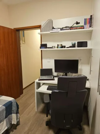 Imagem Casa à venda em Campolide, com 2 quartos