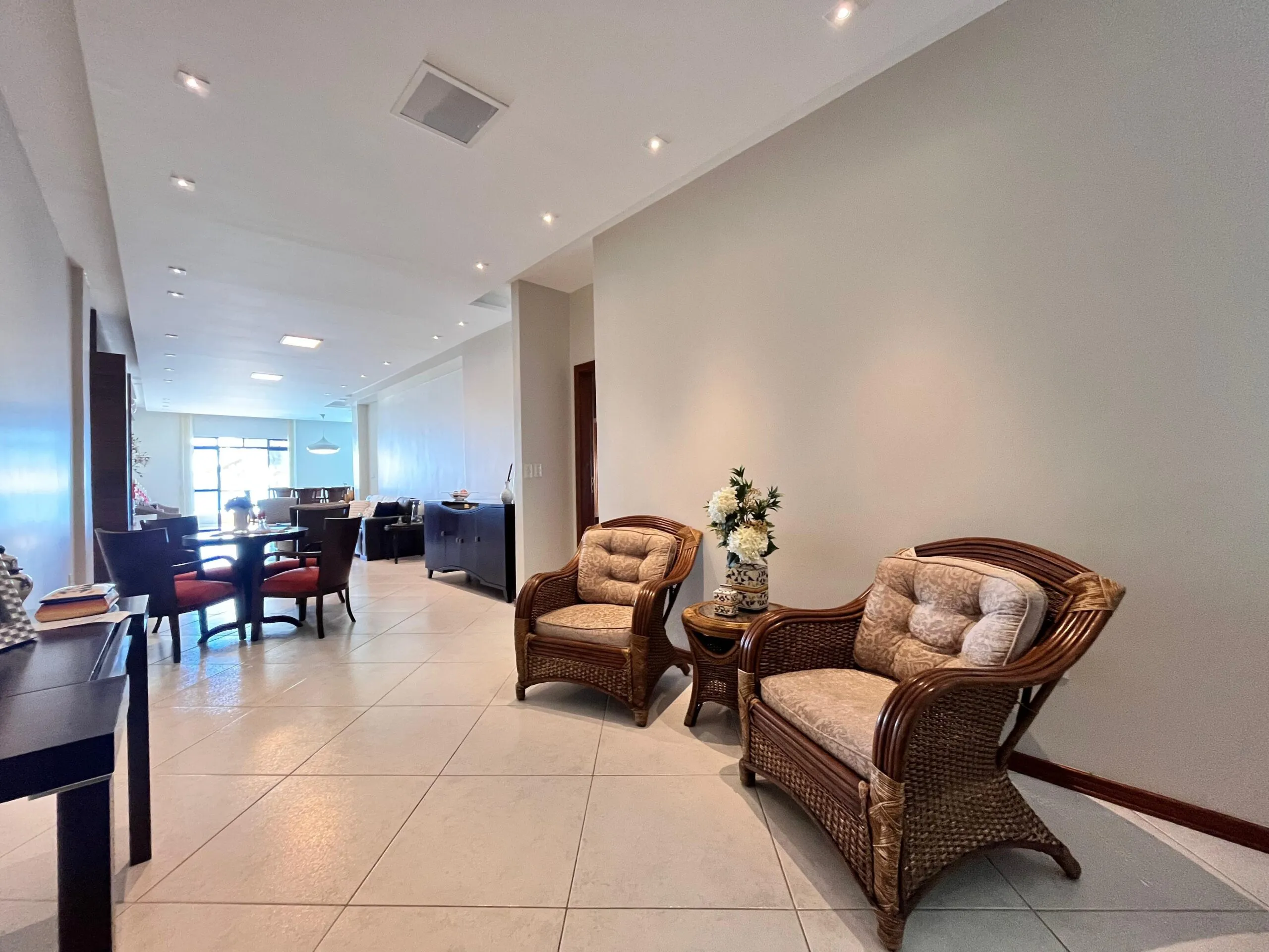 Imagem Apartamento com vista para o mar à venda com 170m2 por R$ 4.000.000,00