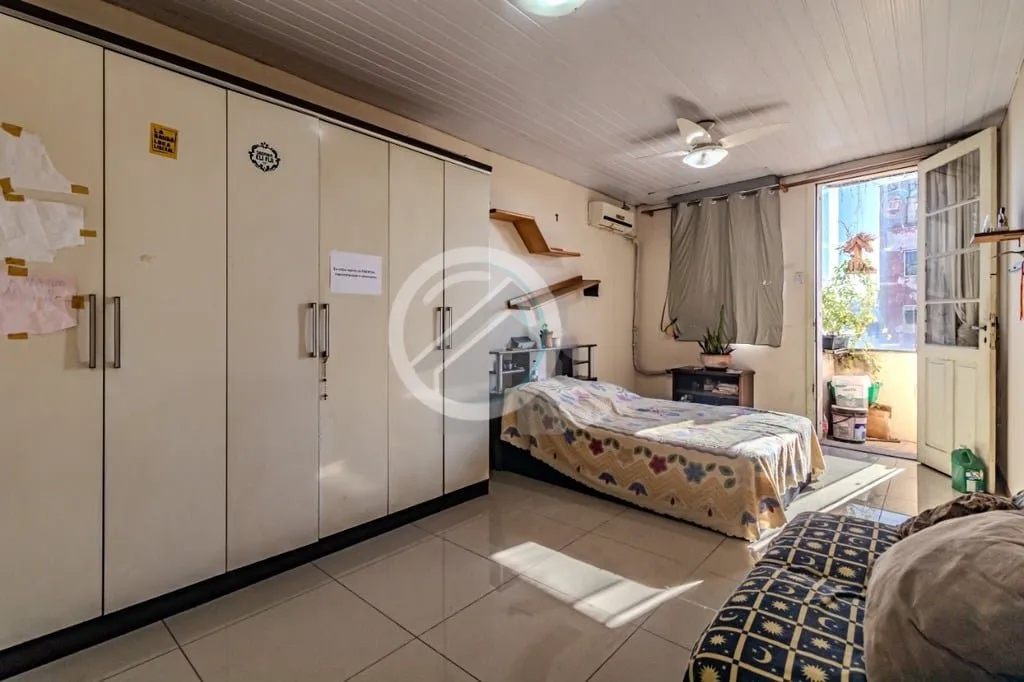 Imagem Apartamento à venda localizado na Avenida Farrapos, no bairro Floresta em Porto Alegre. Este imóve...