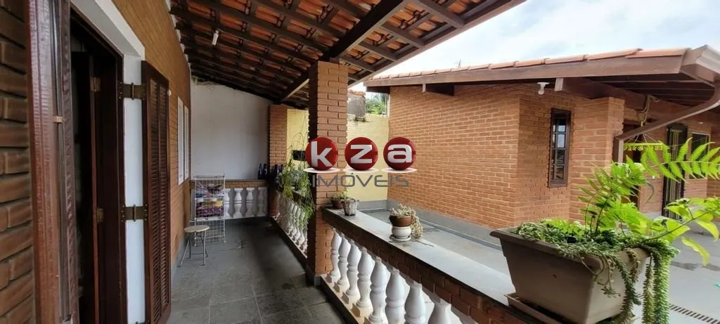 Imagem Imperdível oportunidade: Casa à venda em Vinhedo-SP, bairro Capela, 3 quartos, 1 suíte, 2 salas, 2 banheiros, 1 vaga garagem, 247 m².