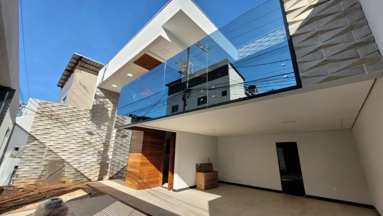 Imagem Casa duplex com área gourmet no bairro Tiradentes.