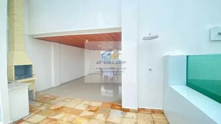 Imagem Vendo Casa Triplex de Luxo com 300m², 5 quartos s/ a suíte principal com 55m², piscina, área gourmet e 2 vagas