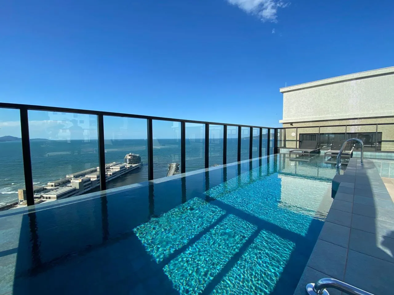 Imagem Apartamento com vista para o mar à venda com 84m2 por R$ 3.000.000,00