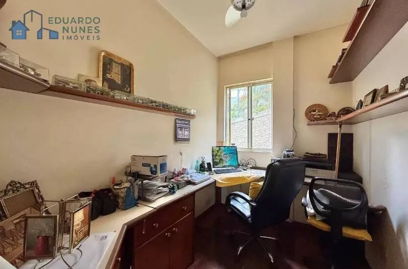 Imagem Apartamento com 3 Quartos, Suíte e 2 Vagas cabem 4 carros. Santo Antônio!!!