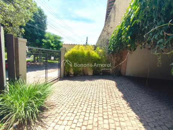 Imagem Casa a venda chapadao, projetada por arquiteta, espaço, aconchego e cara de casa de fazenda
Em fren...