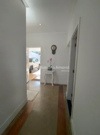 Imagem Apresentamos esta belíssima casa, muito bem localizada, ideal para quem busca conforto, segurança ...
