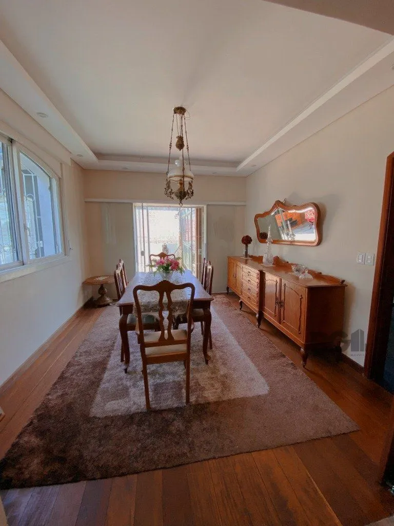 Imagem Casa no Teresópolis de 4 dormitórios e 4 vagas