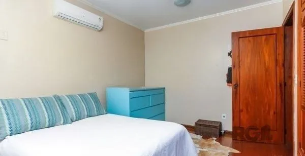 Imagem Casa sobrado no Jardim do Salso de 4 dormitórios e 3 vagas