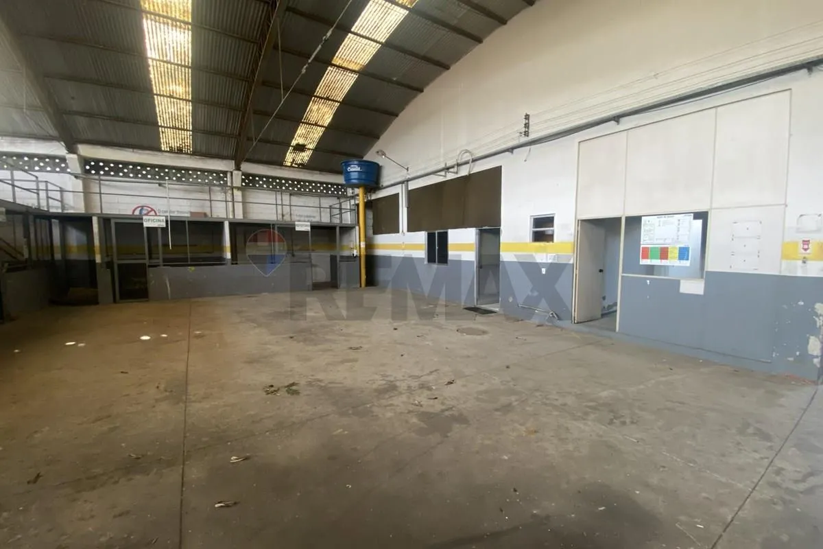 Imagem Galpão: Espaço Comercial Ideal em Tomás Coelho