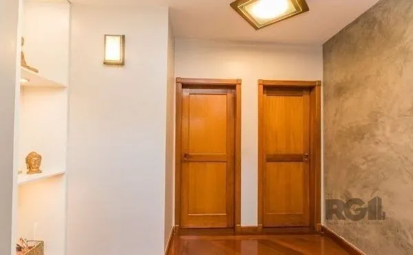 Imagem Casa sobrado no Cristal de 3 dormitórios e 3 vagas