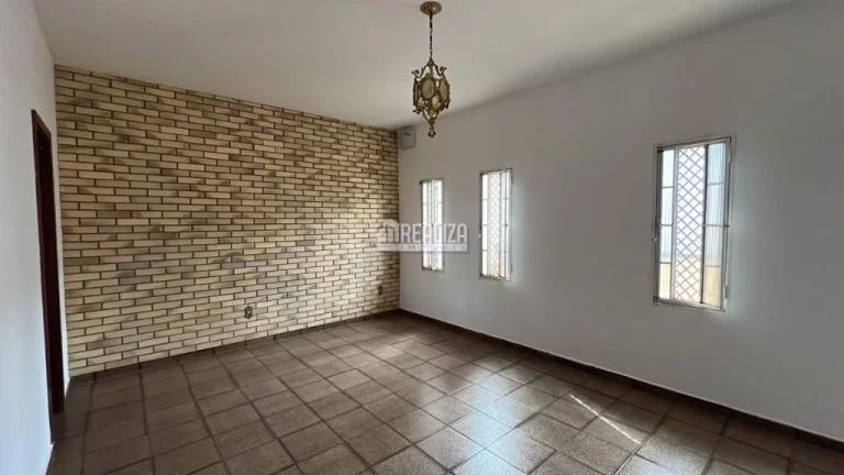 Imagem Casa no bairro Jardim São Bento, em Uberaba - 5 dormitórios