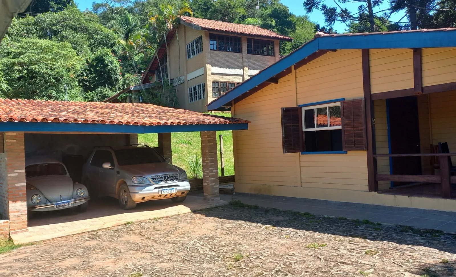 Imagem "Propriedade Versátil em Piedade com Estrutura Completa para Turismo e Eventos"