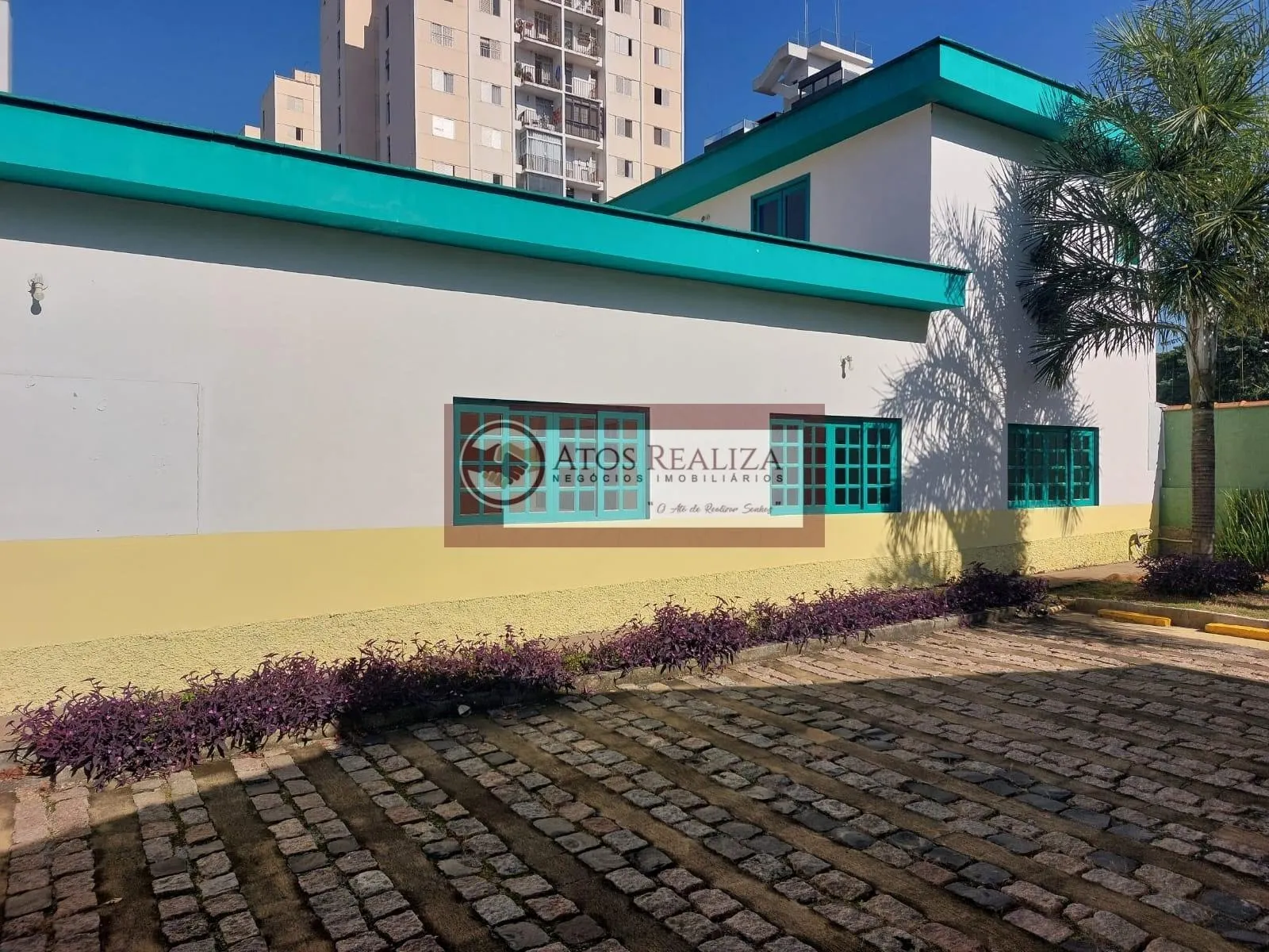 Imagem Alugo Salão Comercial Região Chácara Flora, com 134 M², Mesanino com 42M², Total 175M², 5 Vagas de Garage, Valor da Locação já incluso o IPTU e Condomínio , R$ 9.325,00 Reais.