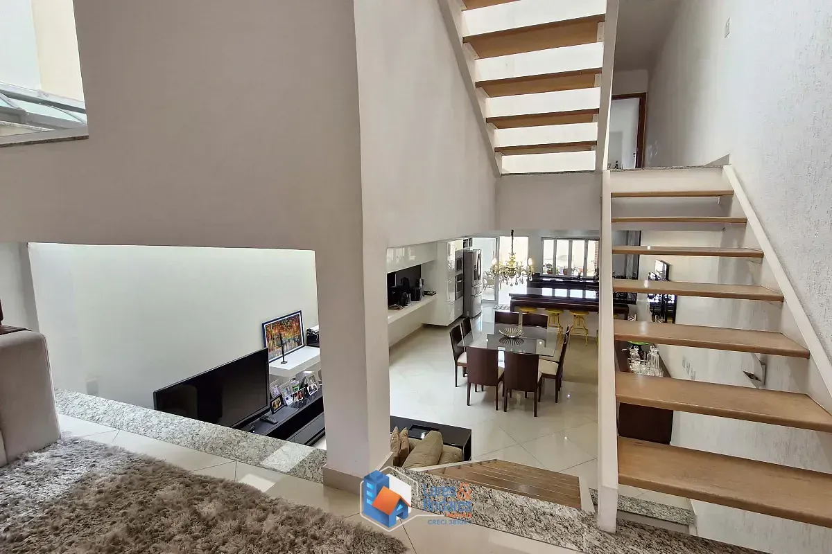 Imagem Sobrado para venda em Santa Teresinha com 3 quartos, sendo 3 suítes, 324m²