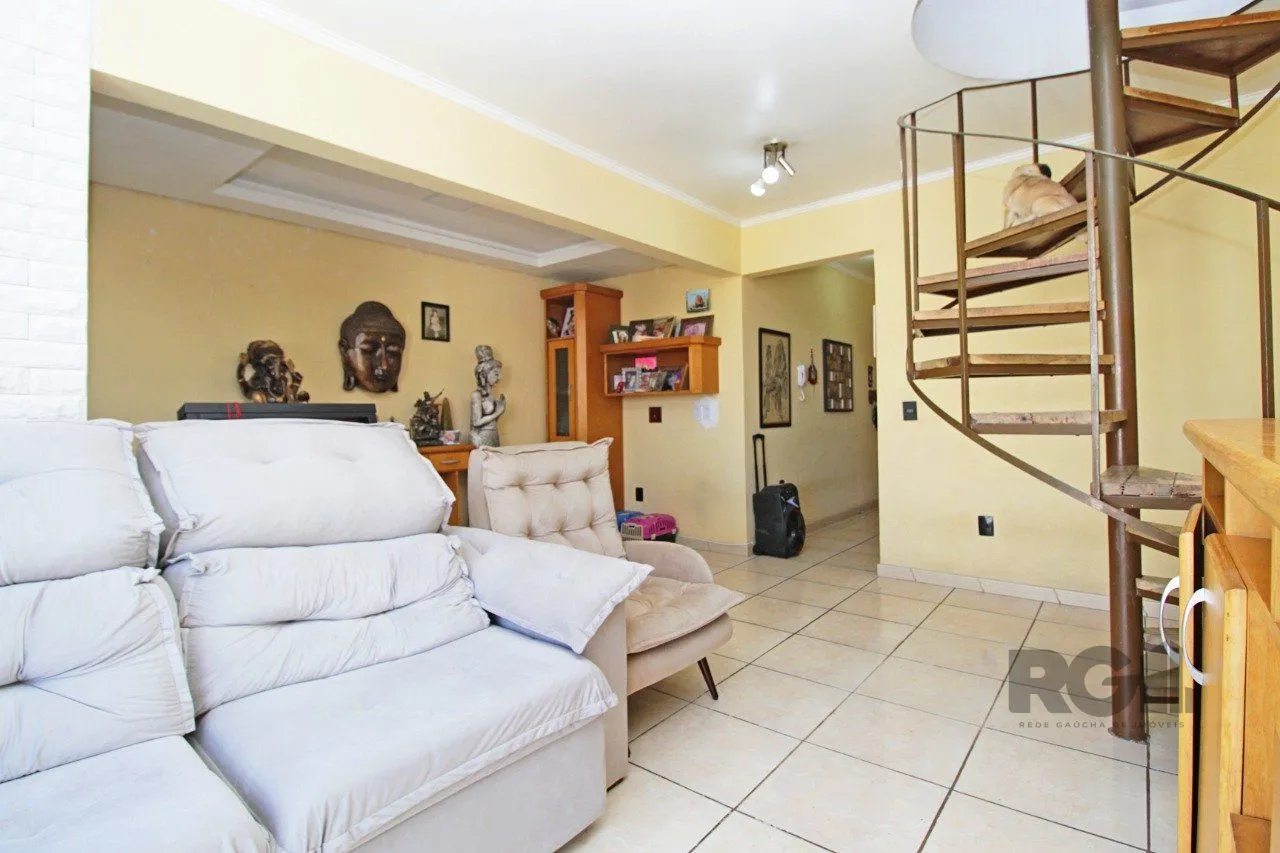 Imagem Cobertura duplex de 2 dormitórios garagem e semi-mobiliado, bairro Cidade Baixa.