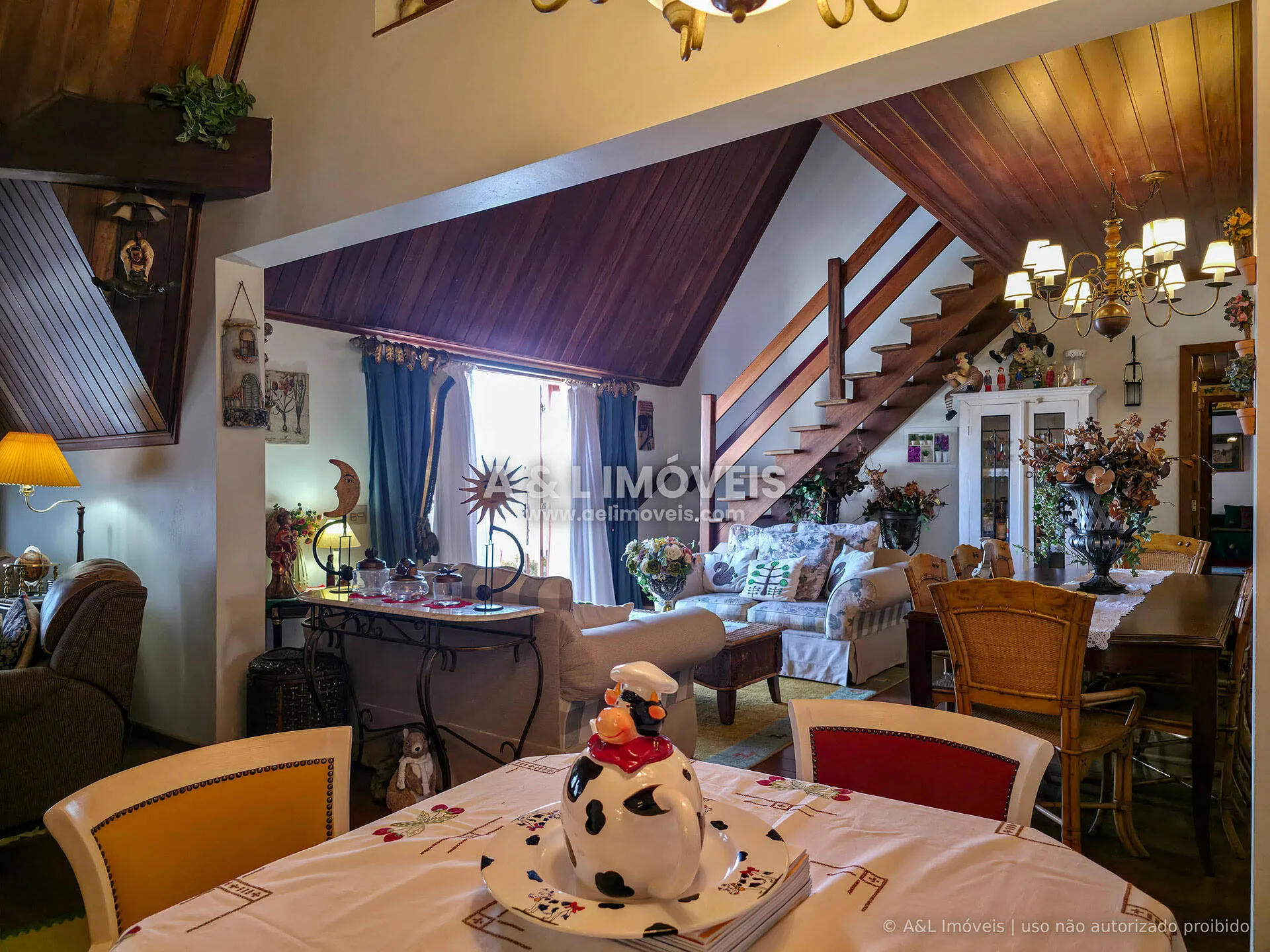 Imagem Apartamento com 4 dormitórios e 2 suítes à venda em Campos do Jordão