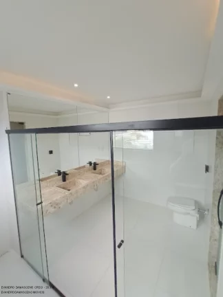 Imagem Casa de Luxo em Condomínio - 5 Quartos, 5 Suítes, 3 Salas, 3 Banheiros, 5 Vagas de Garagem - Camaçari-BA (Catu de Abrantes)
