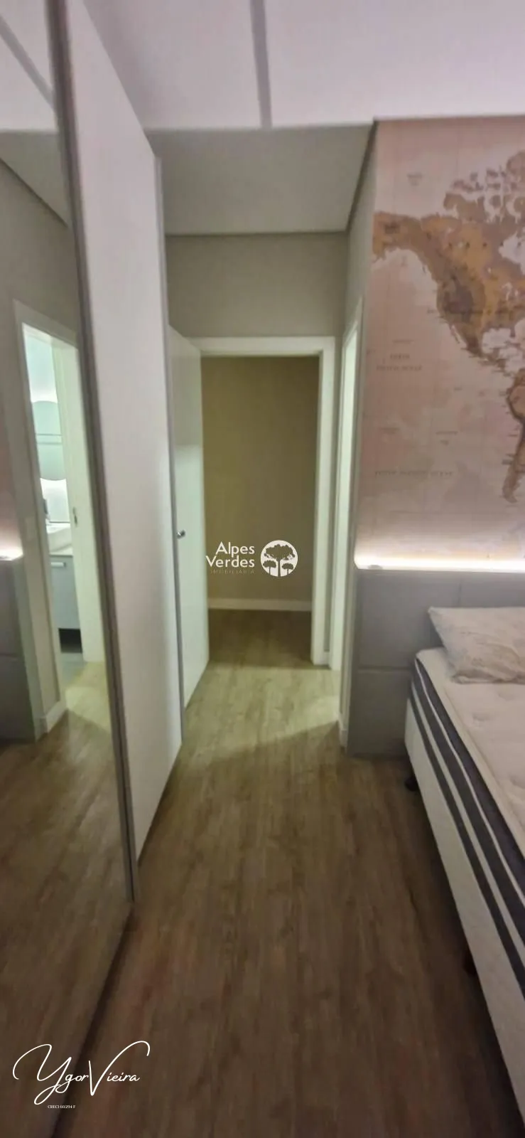 Imagem Vende-se apto mobiliado e decorado em Joinville-2 Suites-R$1.450.000,00