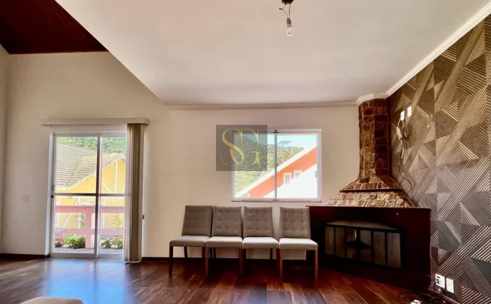Imagem Casa para Venda em Teresópolis, Granja Guarani, 3 dormitórios, 1 suíte, 3 banheiros, 3 vagas