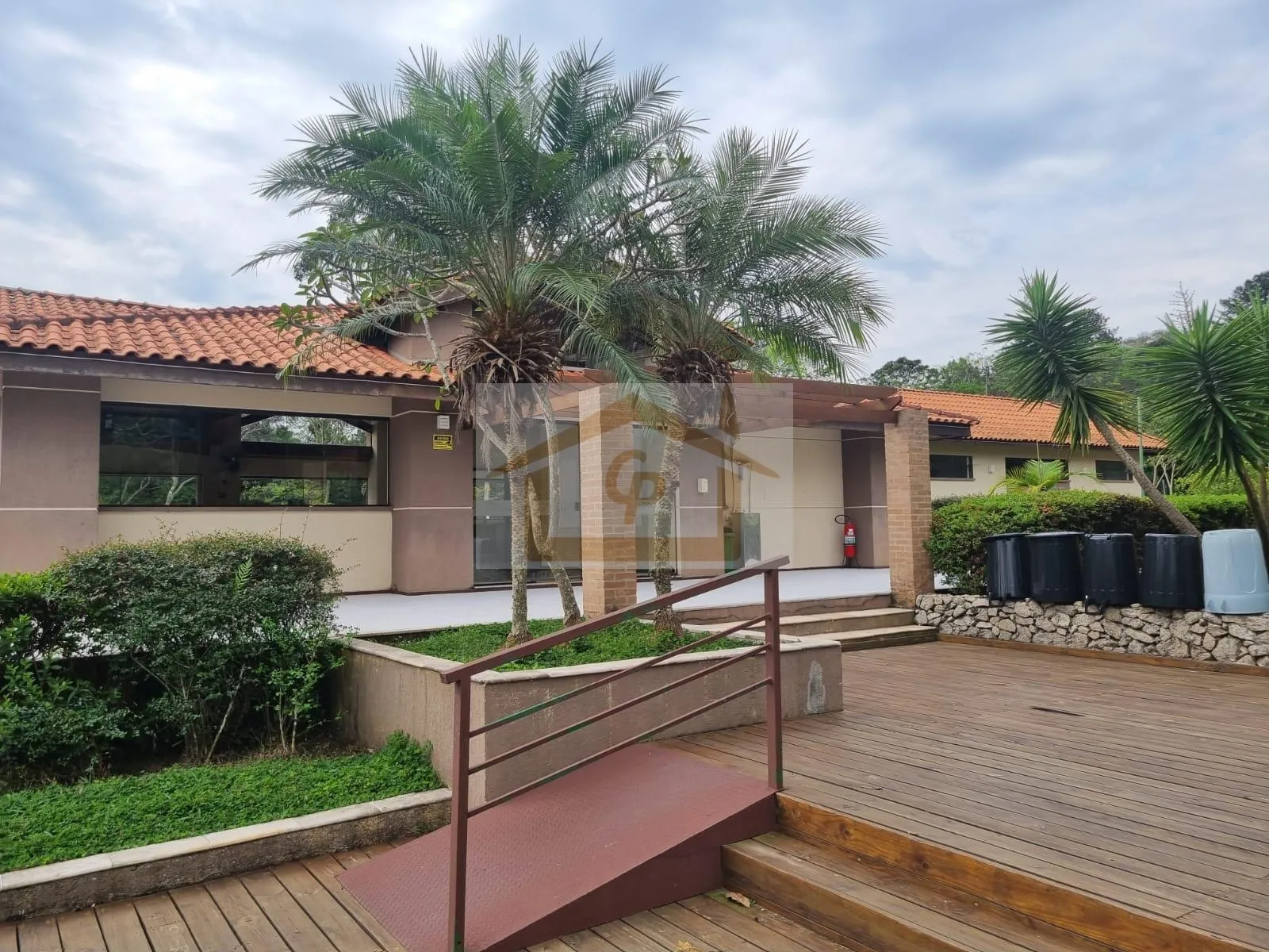 Imagem Residencial faz encontro com o parque Cemucam!!! Terreno com 901 metros