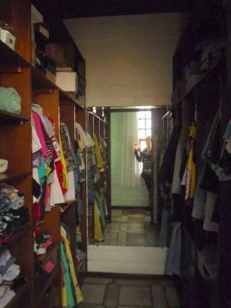 Imagem LINDA CASA DE 4 DORMITORIOS E PISCINA - PERMUTA ABCD SP