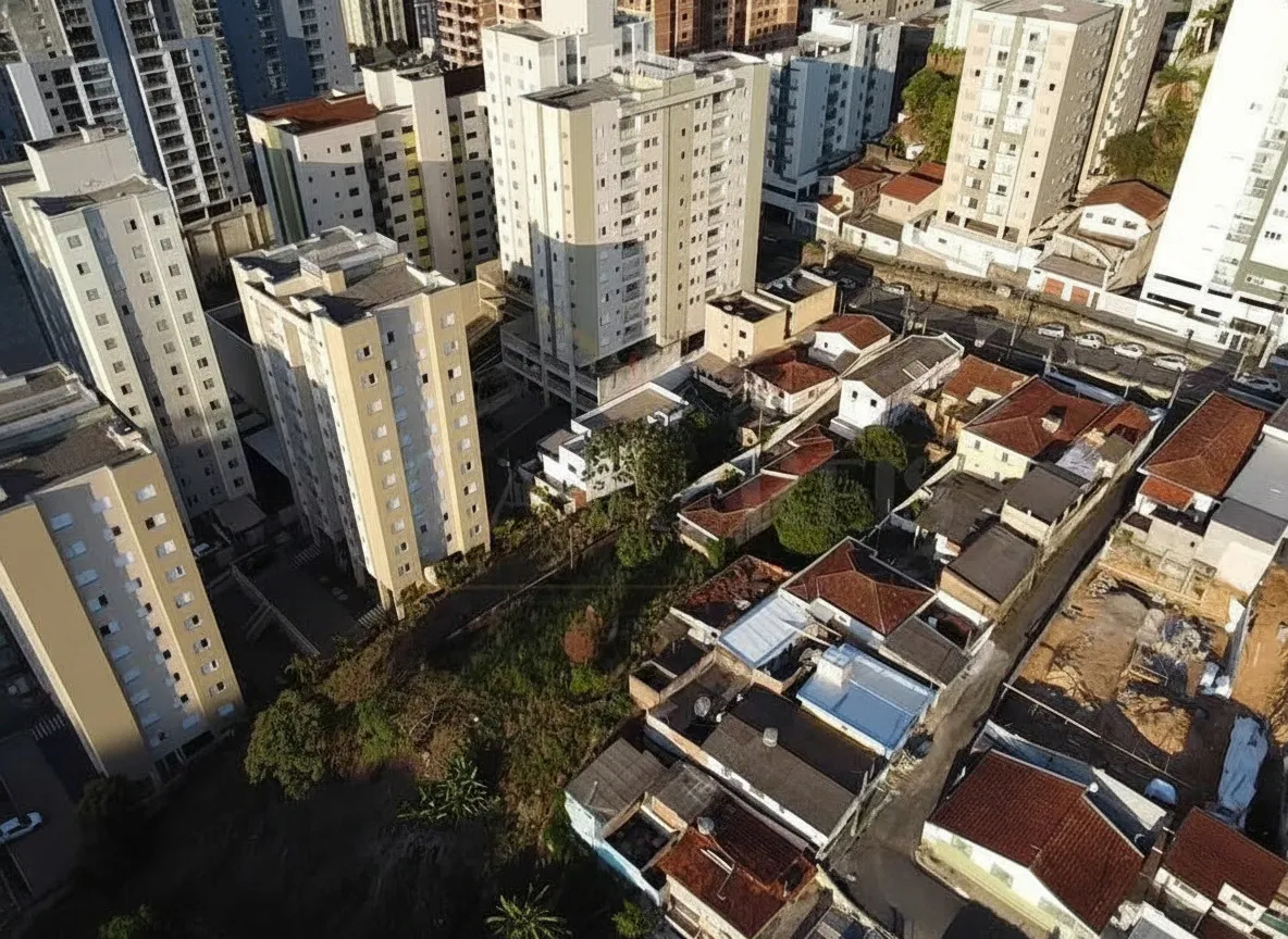 Imagem Terreno à venda em Centro, Poços de Caldas