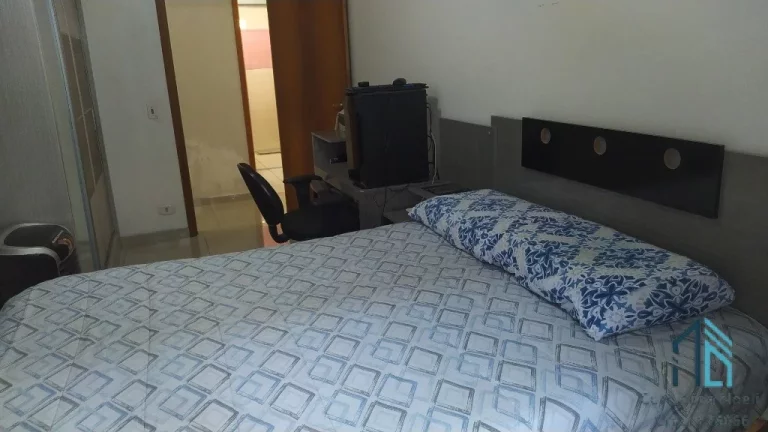 Imagem (Permuta menor valor e financiamento) Casa térrea, 04 quartos sendo 02 suítes, 08 vagas, no Boa Vista em Curitiba PR
