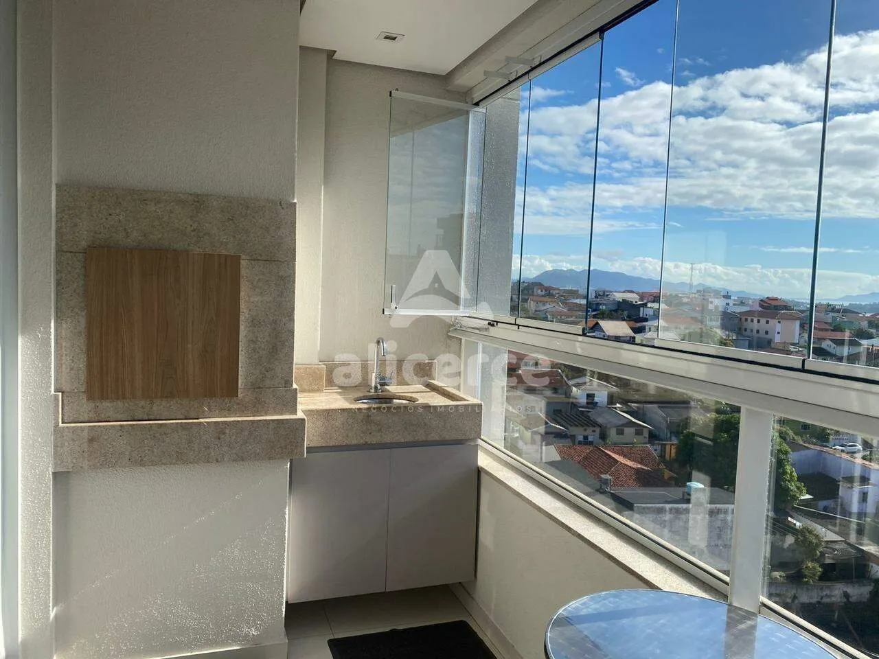 Imagem Porteira Fechada!!! Apartamento à venda com 3 quartos 1 suíte, vista mar em Nossa Senhora do Rosário São José