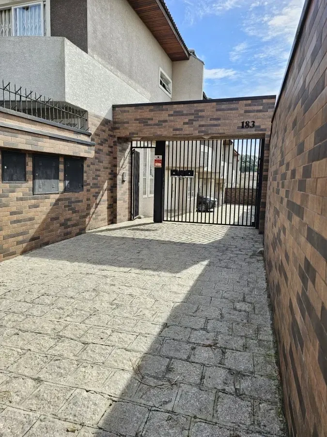 Imagem Sobrado com 3 Quartos à Venda, 151 m² em Boa Vista - Curitiba
