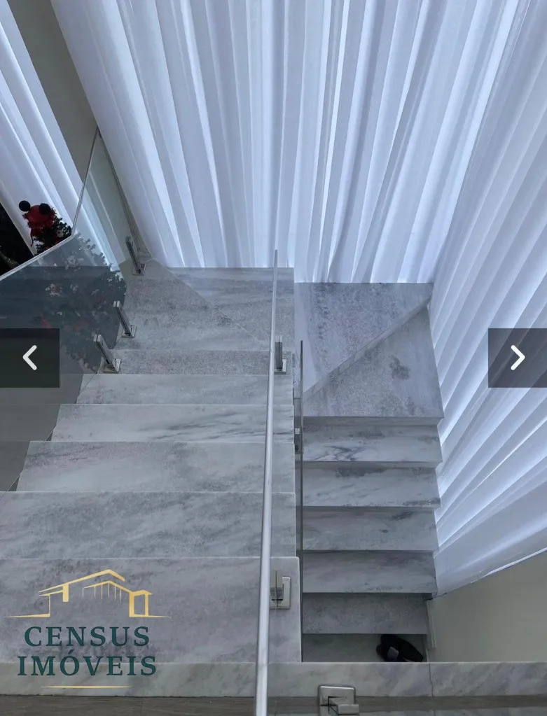 Imagem Casa para locação no Condomínio Mont'alcino, 3 suítes, piscina, bairro Jardim América em Valinhos.