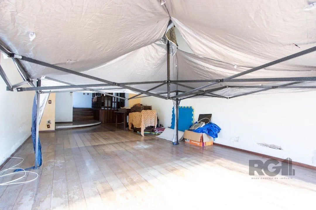 Imagem Casa para Venda - 72.6m², 4 dormitórios, sendo 1 suites, 6 vagas - Camaquã