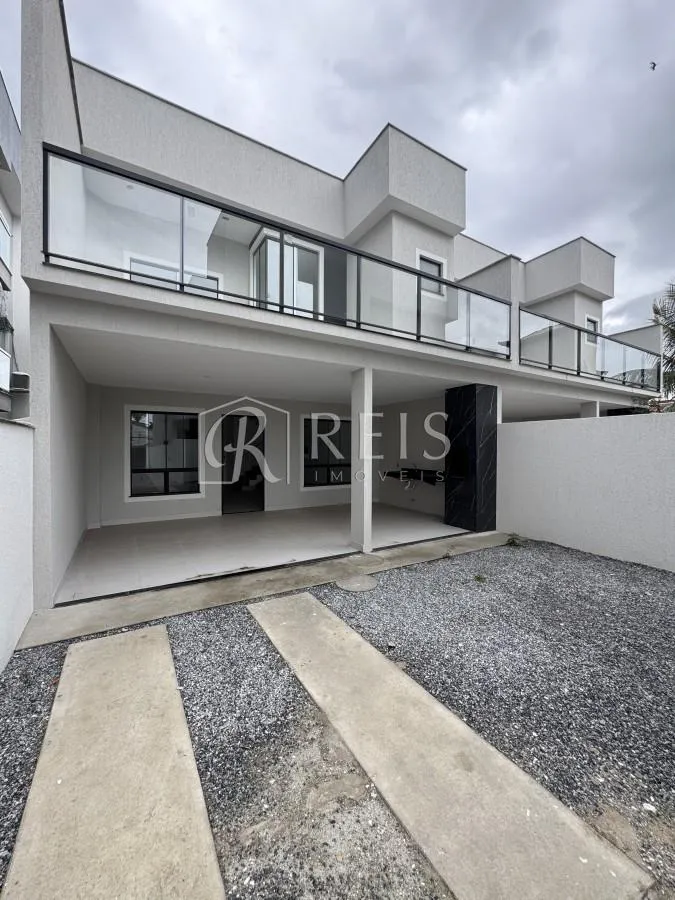 Imagem Casa para Venda em Rio das Ostras, Costazul, 3 dormitórios, 3 suítes, 4 banheiros, 3 vagas