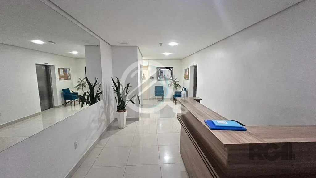 Imagem Apartamento de um dormitório localizado no charmoso Bairro Menino Deus, apresenta-se semi-mobiliado...