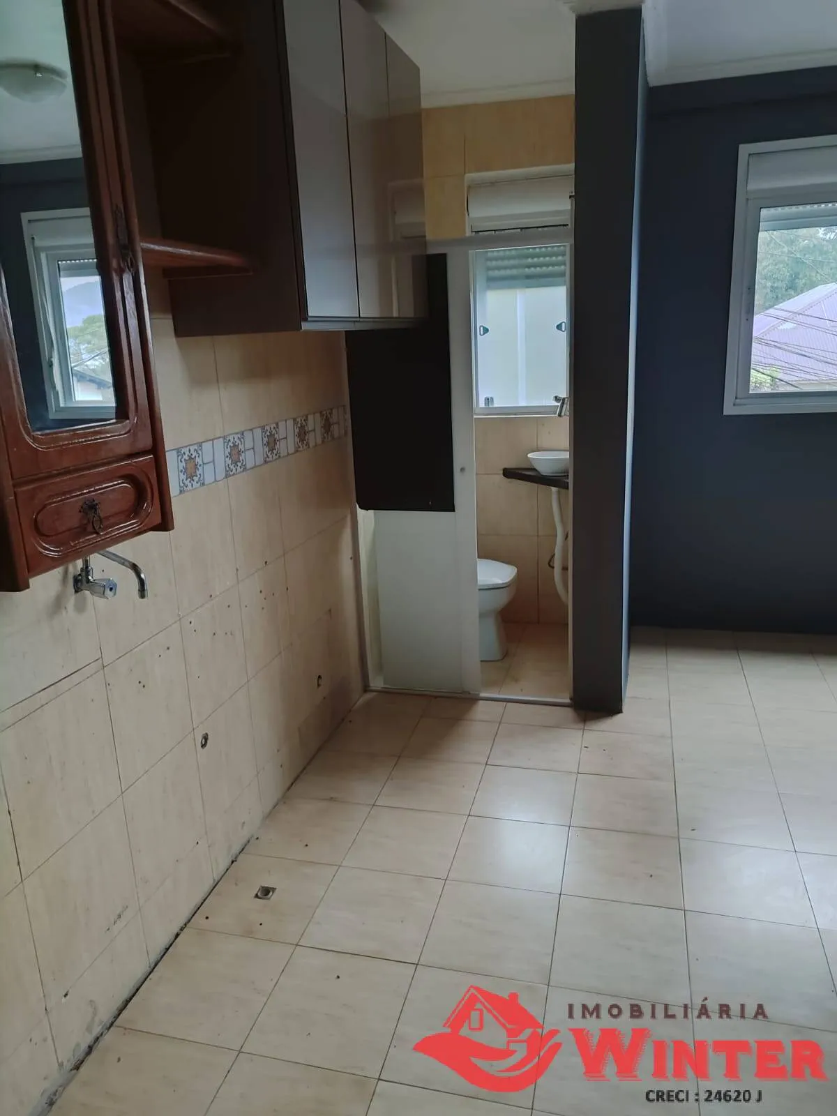 Imagem Apartamento com 3 andares de frente.