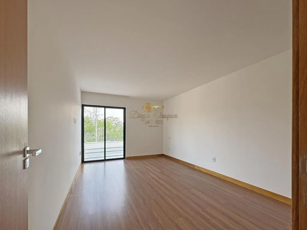 Imagem Casa em Condomínio para Venda em Teresópolis / RJ no bairro Tijuca