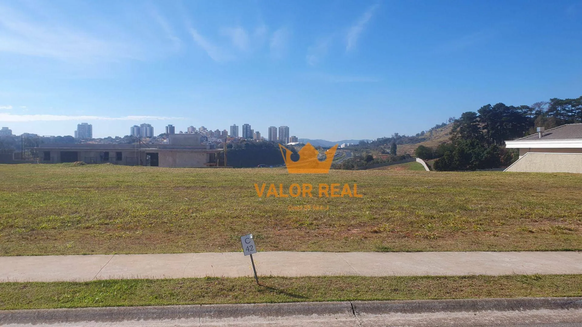 Imagem Terreno de Alto Padrão Malota - Condomínio Jardim Atenas - 700 m2 - Pronto para Construir.