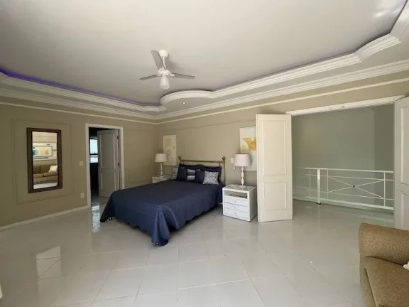Imagem Casa cinematográfica em Condomínio Náutico