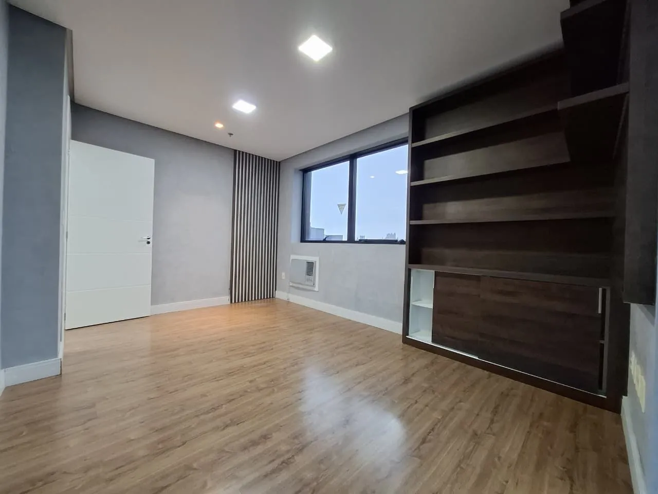 Imagem Sala comercial à venda em Porto Alegre, Auxiliadora, 39.63m2