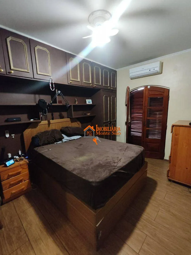 Imagem Sobrado com 3 dormitórios à venda por R$ 831.000,00 - Bom Clima - Guarulhos/SP