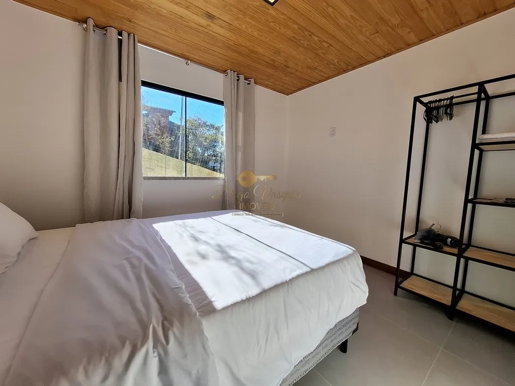 Imagem Casa em Condomínio para Venda em Teresópolis / RJ no bairro Vale Alpino