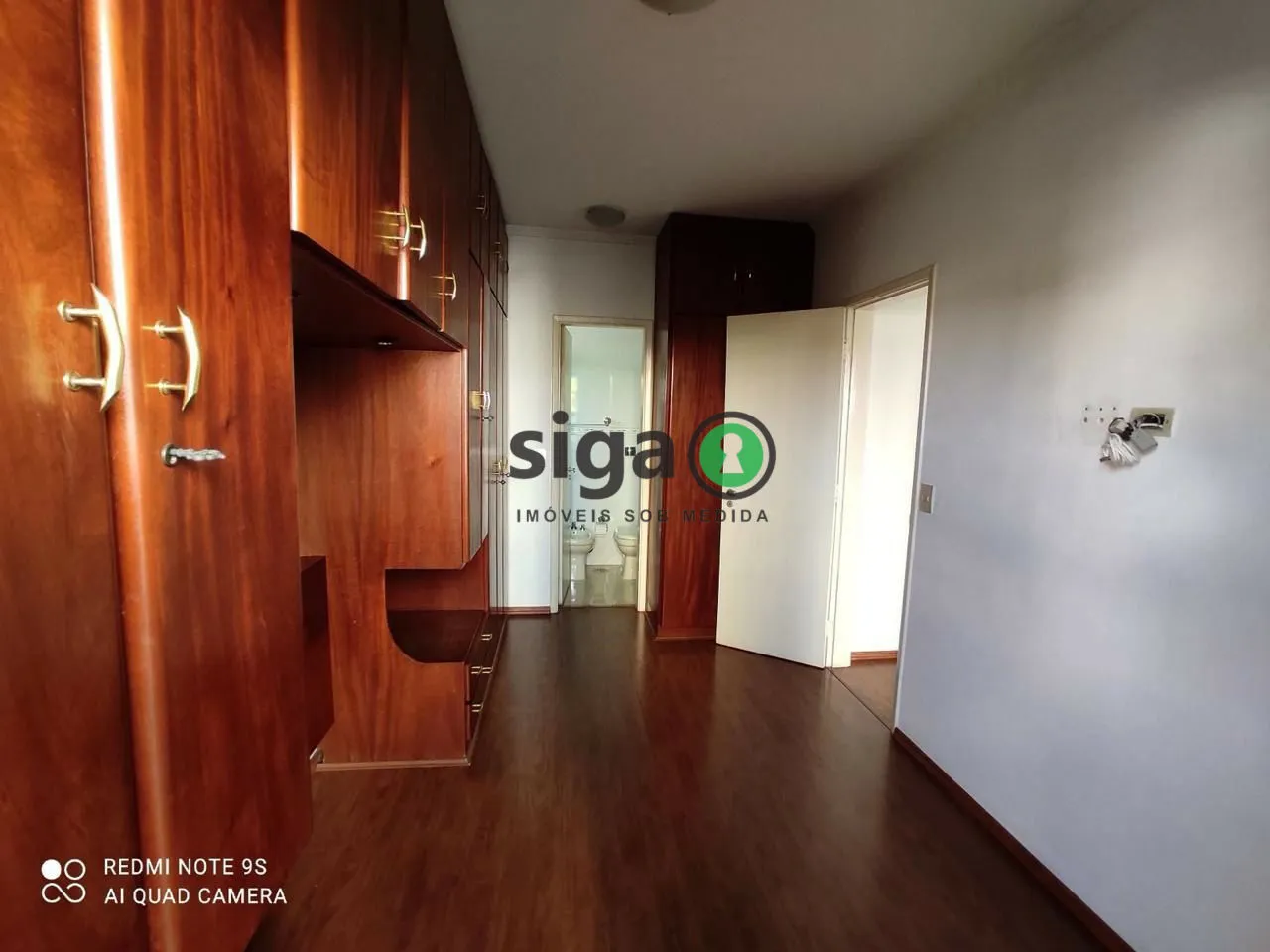 Imagem Conforto e Funcionalidade em um Apartamento Completo