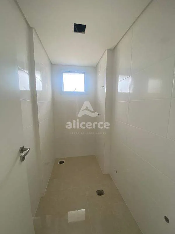 Imagem Excelente apartamento, com 92,38 m² de área privativa, ambientes amplos e uma combinação perfeita entre conforto, praticide e Vista mar.