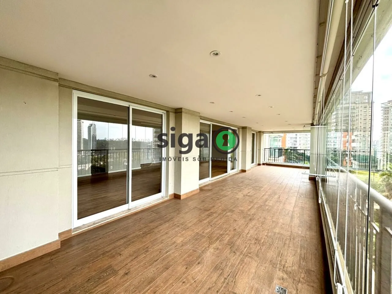 Imagem Apartamento á Venda no Panamby com 4 suítes e 4 vagas