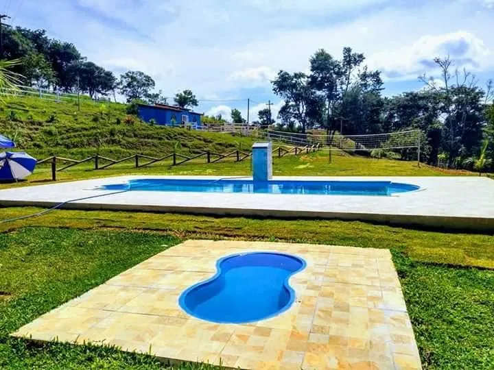 Imagem Vende-se belo sítio em Roças Novas/MG - Terreno com 20.000 m²
