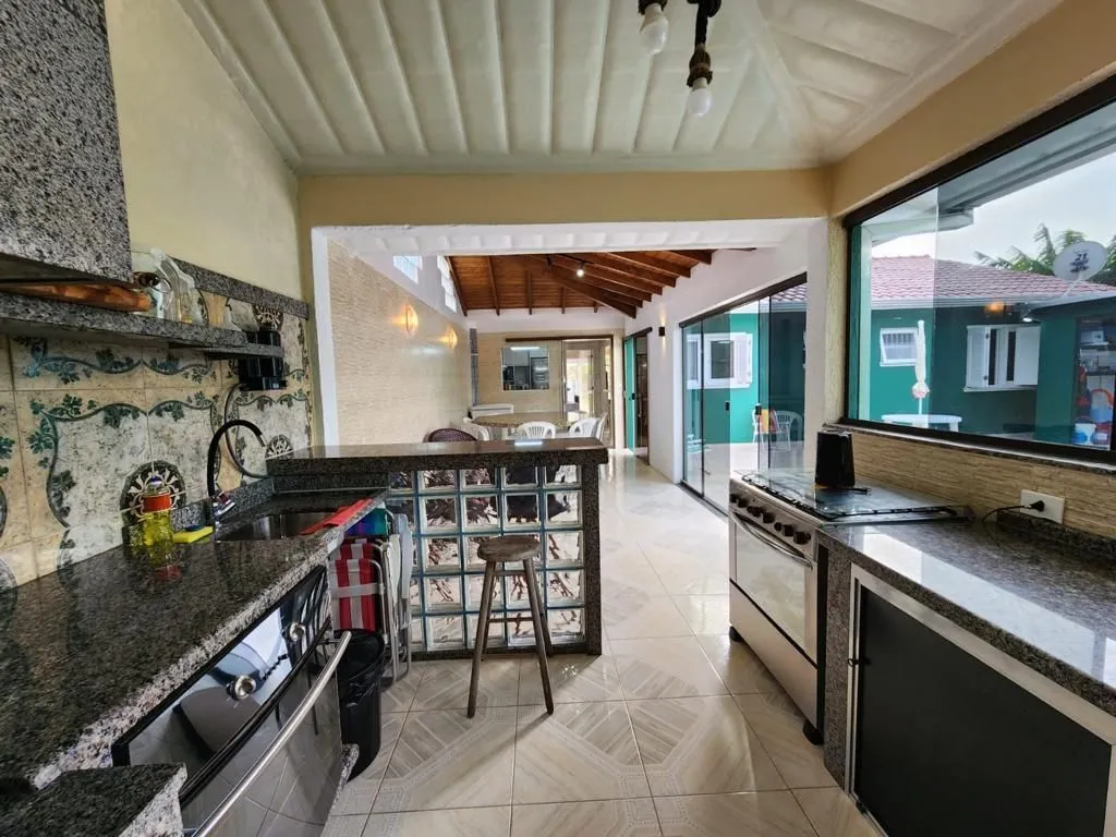 Imagem Casa 3 dormitórios, 1 suite, lareira, 2 vagas de garagem, piscina, bairro Mariápolis, Osório-RS