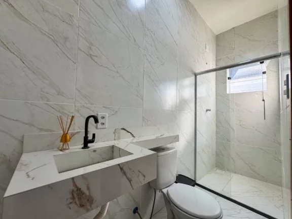 Imagem Casa em Alto Padrão, no condomínio Reserva do Parque , com 3 suítes, semi-mobiliada, climatizada e piscina , aceita financiamento bancário