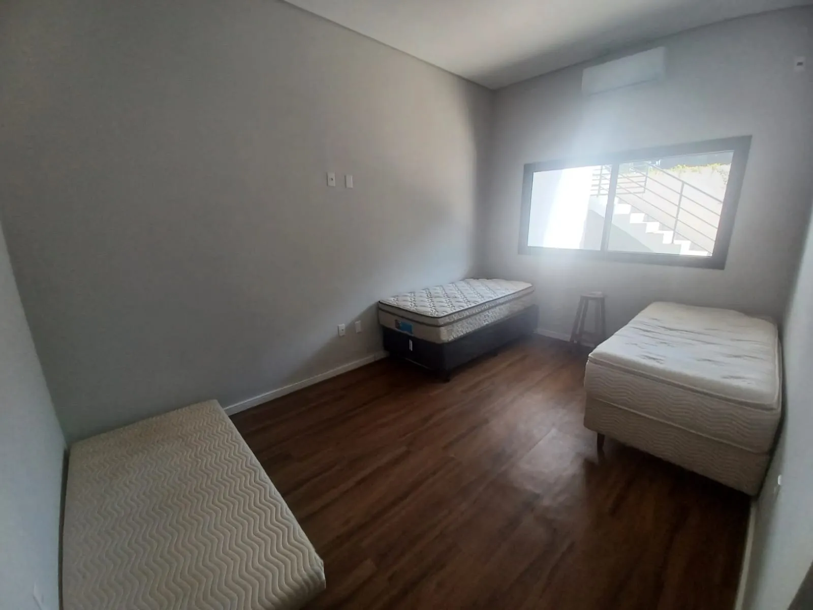 Imagem Casa de 350,00m² Construído Localizada no Condomínio Residencial Village Ipanema I!