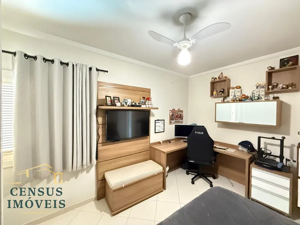 Foto do imóvel: Espetacular Casa em Condomínio à Venda em Vinhedo-SP - Condomínio Marambaia - 4 Quartos, 2 Suítes, 3 Salas, 5 Banheiros, 4 Vagas de Garagem, 530, 14 m². em Condomínio Marambaia