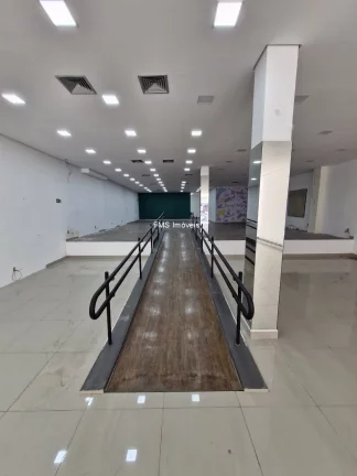 Imagem Loja comercial ampla em Pinheiros, São Paulo-SP: 6 banheiros, 15 vagas, 974m² de área! Venha conferir!